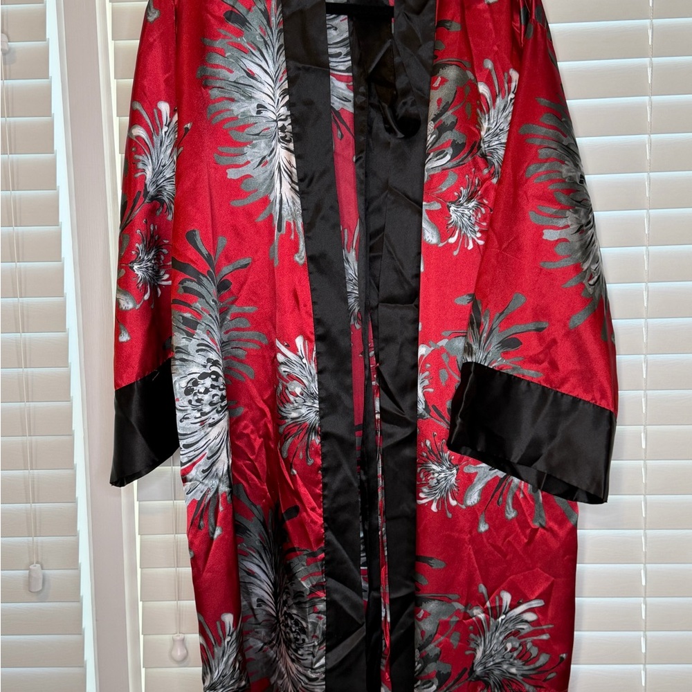 Avenue Red and Black Floral Robe